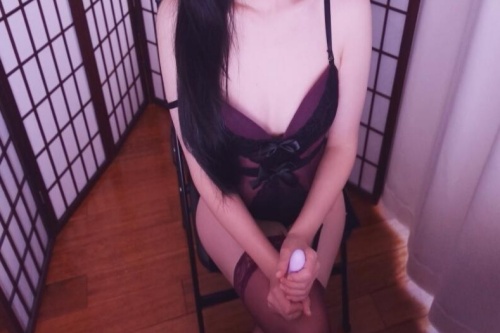 商家囤300台iPhone 17 Pro Max,会涨价?